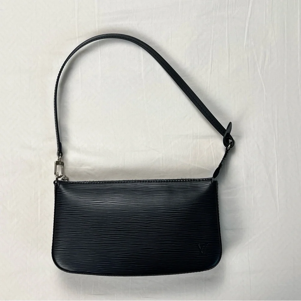 Louis Vuitton Pochette Accessoires Epi Leather - Picture 2 of 16